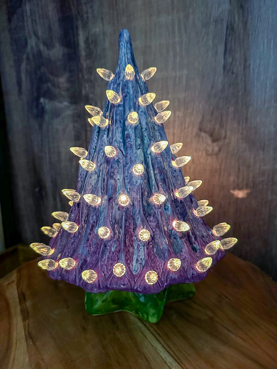 Christmas Tree - Retro Vibe